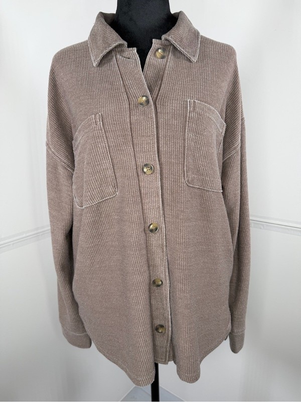 NWT Thread & Supply Taupe Rib Knit Button Front Shacket Size Medium