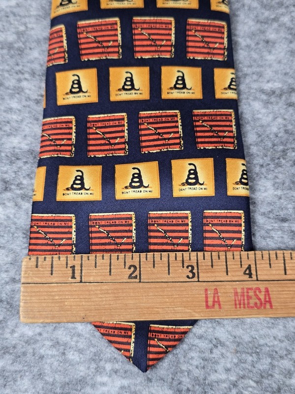 Museum Artifacts 100% Silk Tie Don't Tread On Me Glasden Flag Rattlesnake 2A gallery