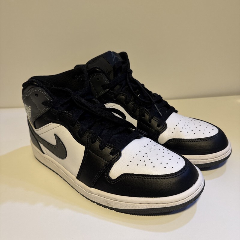 Jordan AJ 1 Mid Men’s Sneakers White/Black/Gray, Size 9