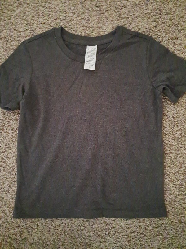 Lot of 12 plain gray unisex T-shirts. Size 5T. New. Oferta. Color Gris.