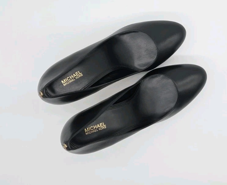 Michael Kors Women's Chantal Black Platform Leather Pumps Size 9.5/10/11 NIB gallery