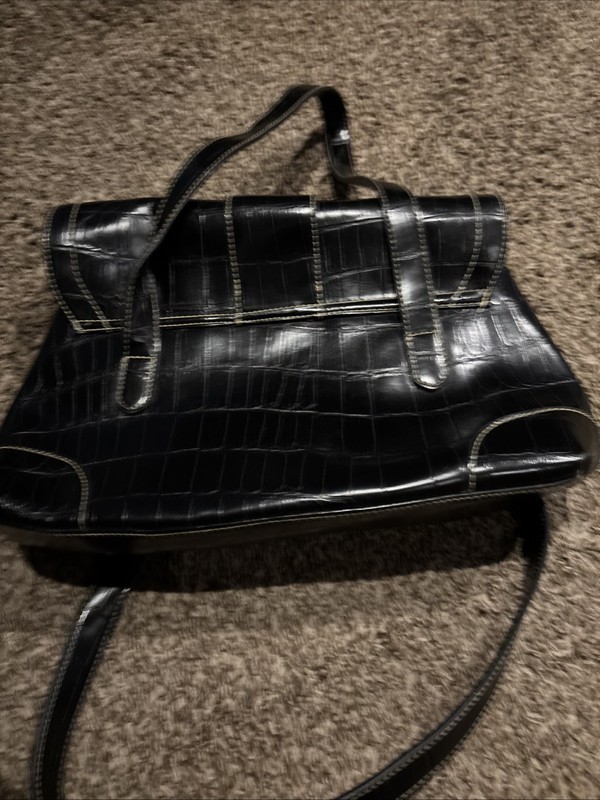 leather Liz And Co Handbag gallery