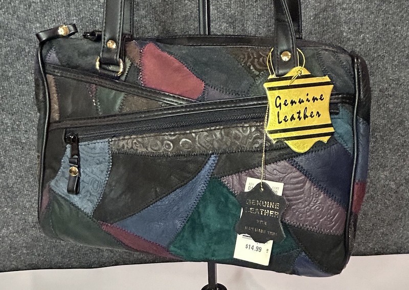 CVP Designer Handbag Beautiful Leather Patchwork Crossbody NEW