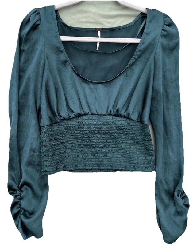 Free People Women’s Green Long Sleeve Scoop Neck Cropped Smocked Blouse M