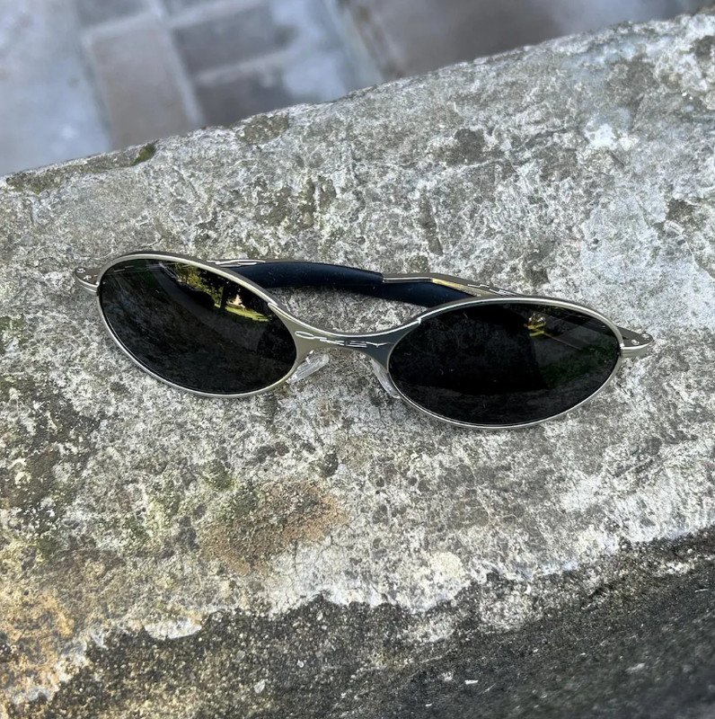 Vintage Oakley Wire sunglasses polarized cycling gorpcore outdoor stylish