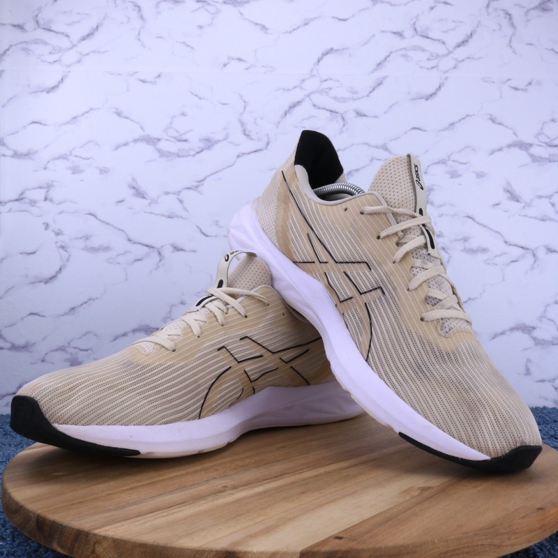 Asics Versablast 3 Mesh Low Running Shoe Oatmeal Black Beige 1011B692 Mens Sz 13 gallery