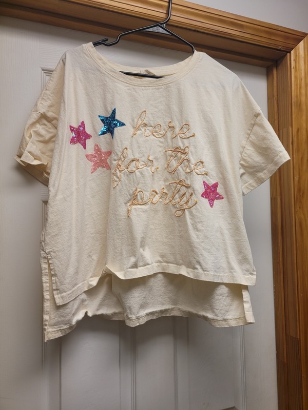 Women’s L Peach Love Here For The Party Sequin Star Graphic Tee Large Cream Top