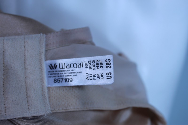 Wacoal 857109 Unlined Underwire Simple Shaping Full Coverage Bra Size 38G gallery
