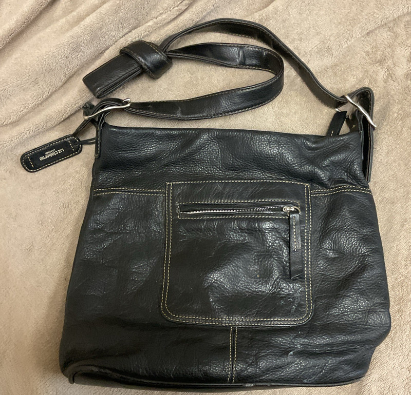 Liz Claiborne Black Pebbled Shoulder Bag Zip Closure Outer/Inner Pockets