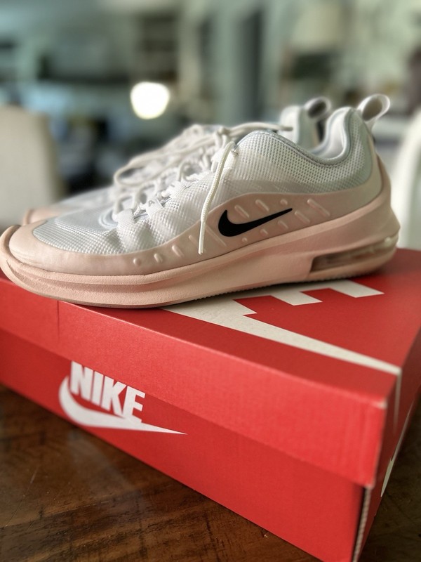 Nike Air Max Axis Low Top Lace-Up Mesh Sneakers White/Pink AA2168-108