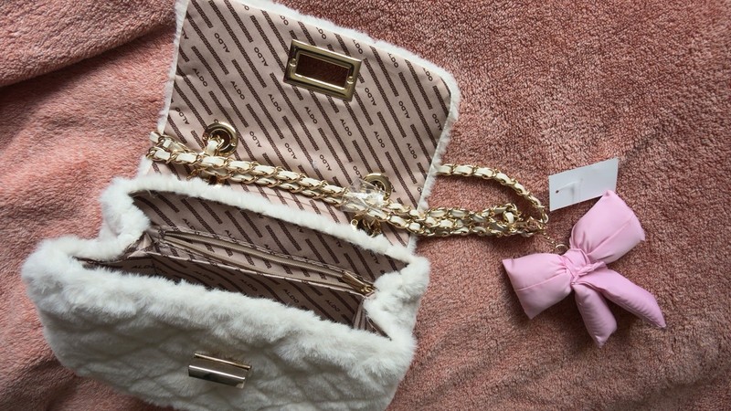 ALDO White Quilted Crossbody Bag Gold Chain Strap Turn Lock Bow Charm gallery