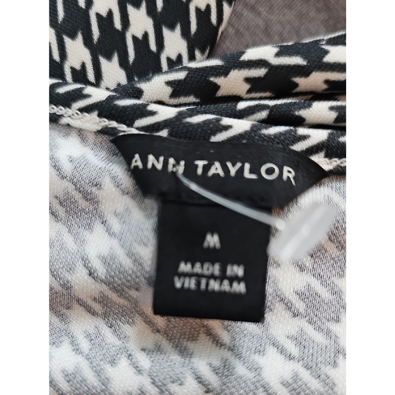 Ann Taylor Size M Black and White Houndstooth Long Sleeve Top gallery