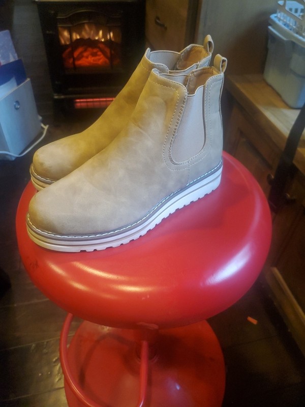 3 Pairs of shoes/ 1 Pair of Womens ankle boots 2 pairs of womens sandels Size 7 gallery