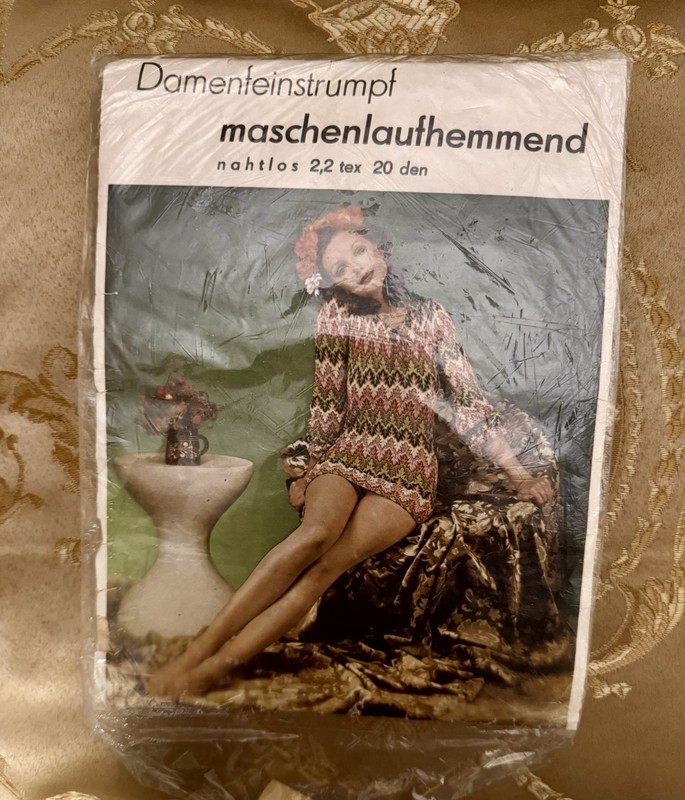 ESDA Pantyhose 20 Den Beige Sheer Solid Women's Size 23 Seamless Hand Wash