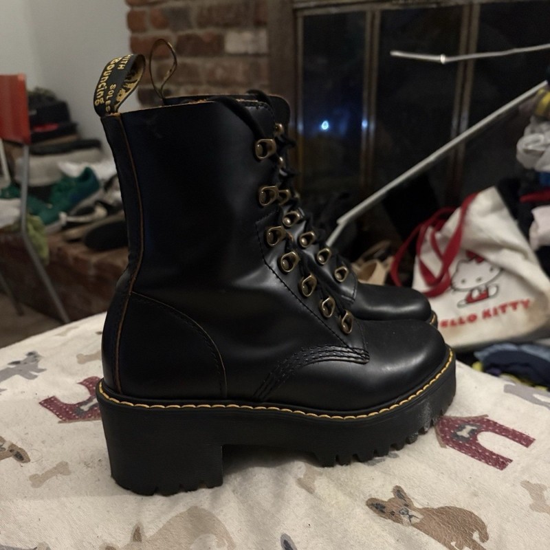 Dr. Martens 1460 Pascal Bex Women’s Black Leather Lace-Up Combat Boots US 6