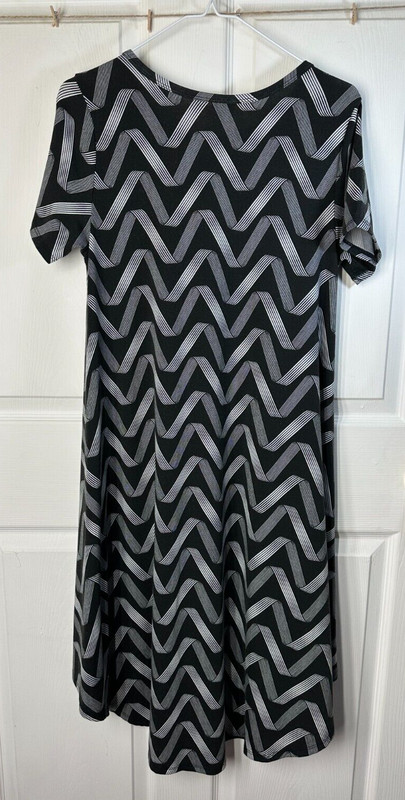 LuLaRoe Carly Dress Women’s XS Black Wave High-Low Hem Jersey Easy Care Comfort