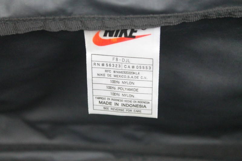VINTAGE 90’s NIKE Duffle Gym Sports Bag SWOOSH Embroidered BLACK / Red Logo y2k gallery