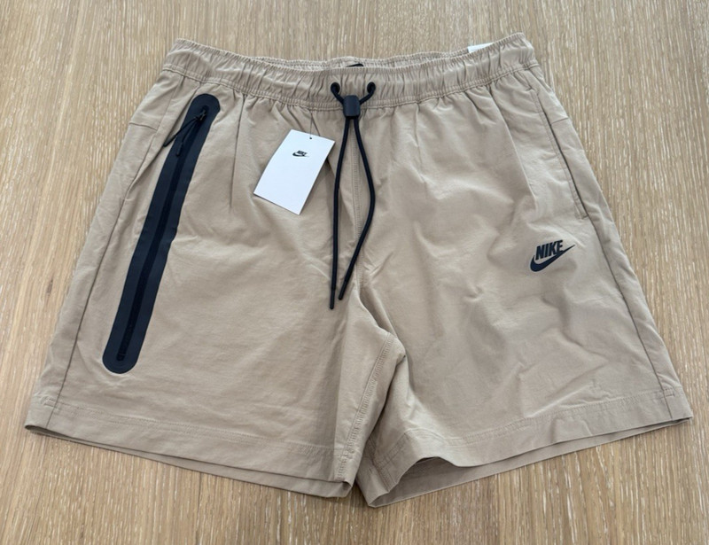 Nike Tech Woven Shorts Casual Lounge Athletic HQ0470-297 Khaki Tan $95 Men’s L