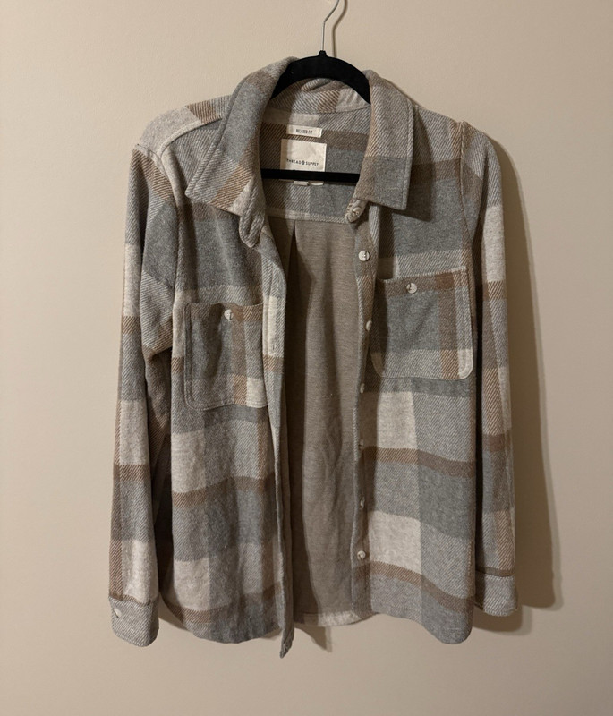 Thread & Supply Women’s Gray Beige Plaid Shacket Jacket L Relaxed Fit Pockets