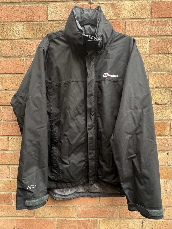 Berghaus Mens AQ2 Waterproof Jacket Black Hooded Rain Coat Hiking Shell Size L