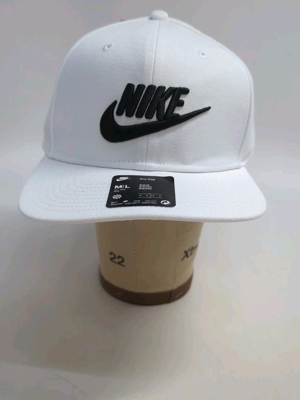 Nike Dri FIT Pro Snapback Men's Structured Futura Cap M/L White Black FB5380100