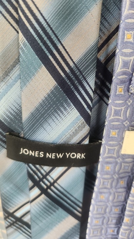 Lot of 6 Men's Neckties Various Brands Various Lengths Widths & Materials gallery