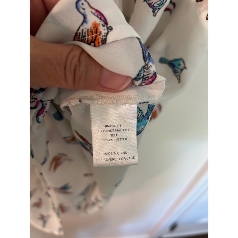 DR2 Women Sleeveless Bird Print Blouse White Pintuck V-Neck Top Large gallery