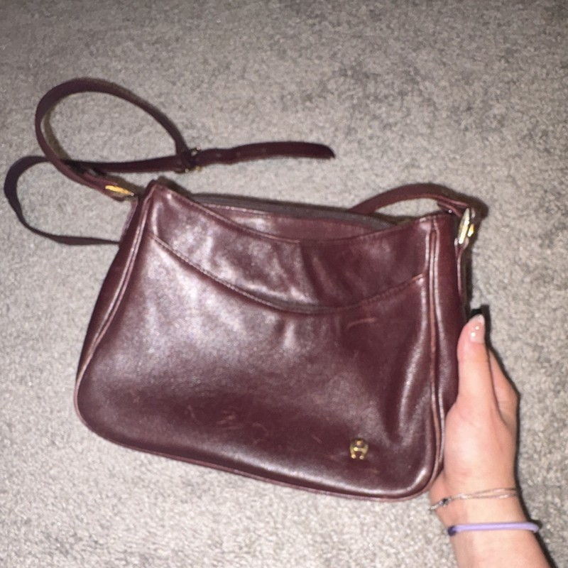 Etienne Aigner Burgundy Small Shoulder Bag Zip, Detachable Strap, Gold HW