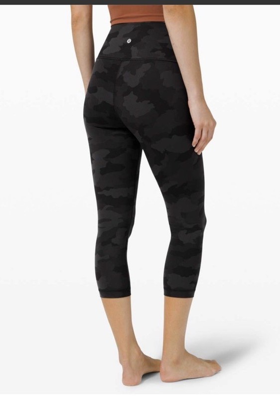 Lululemon Wunder Under Crop (High-Rise) *Full-On Luxtreme 21″ Black Camo 6