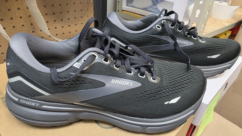 Brooks Ghost 15 GORE-TEX Men’s 7 Medium 110394 BLACK