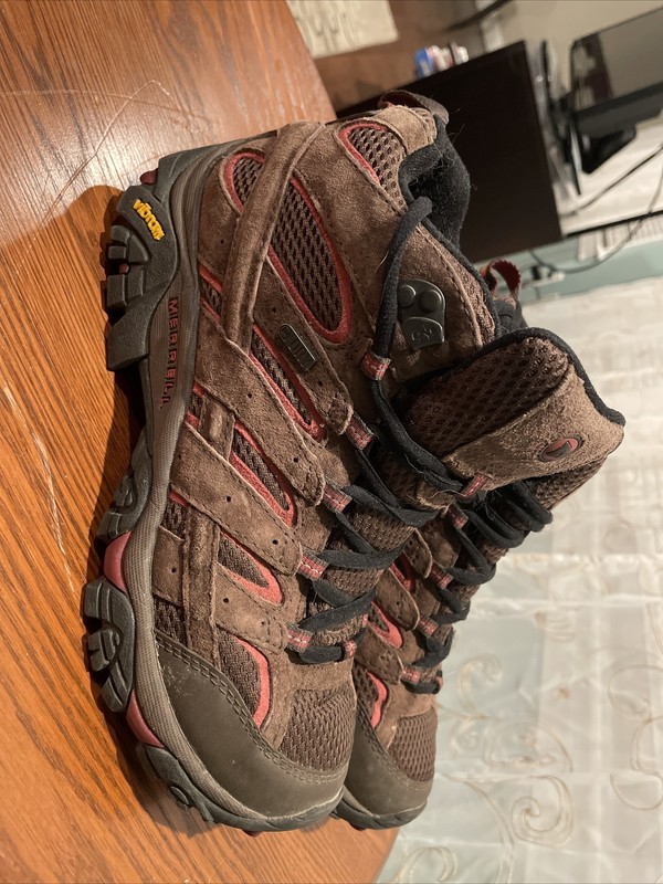 Merrell Women’s Moab Mid Waterproof Hiking Boots Sz 9 Boulder/Blush J24454