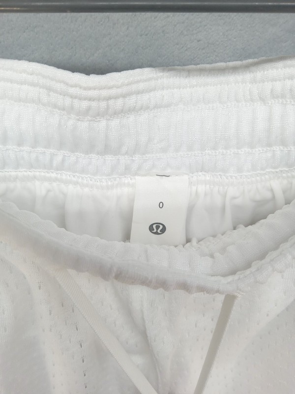 LULULEMON NWT Relaxed-Fit Mesh Training Short 8" White Size 0 gallery