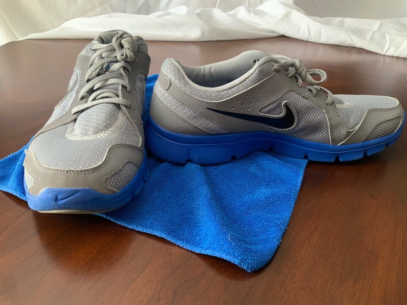 USED Great Condition Men’s Nike Flex Experience Run 2 Size 11.5 Gray/Blue