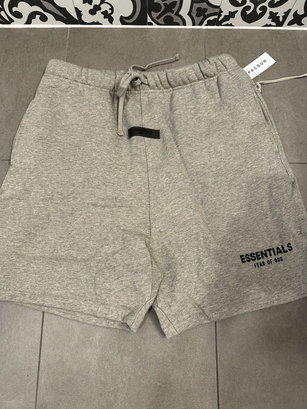 Fear Of God Essential Shorts Men’s Medium NWT Authentic Real Actual Shorts