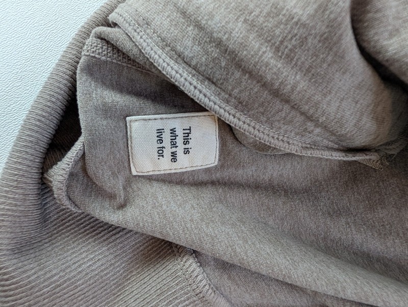 Vuori Ponto Performance Crew Neck Sweatshirt Mens Small Walnut Pullover Outdoor gallery