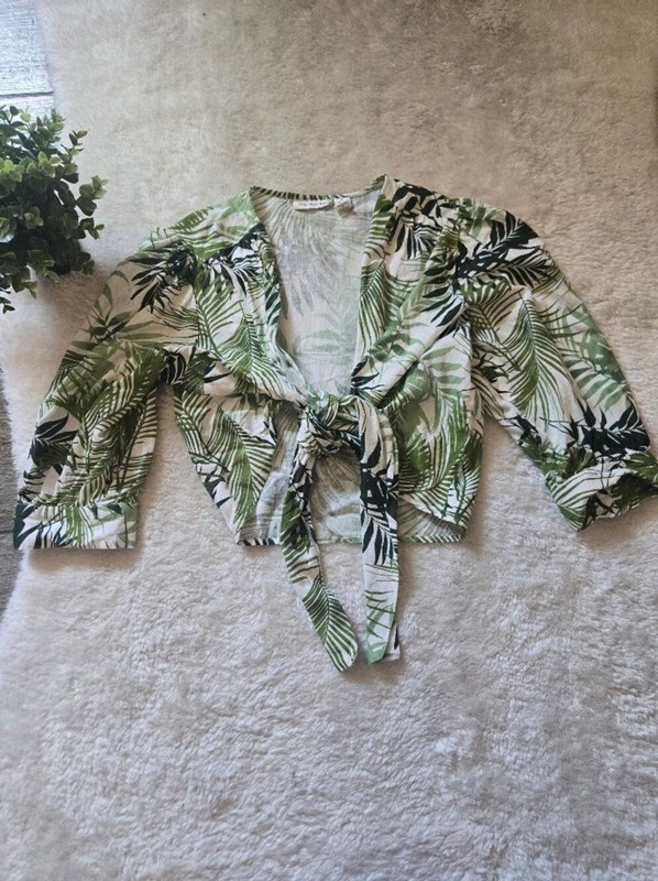 Midnight Sky Green Tropical Palm Leaf Tie-Front Crop Resortwear Top, Large