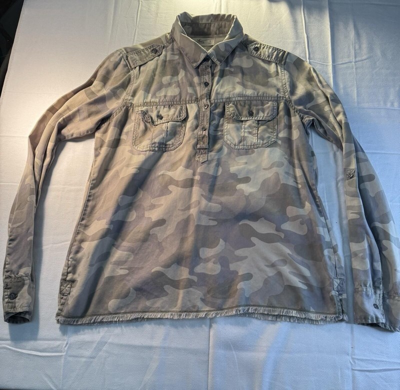 Hollister Camo Half Button Long Sleeve Shirt Juniors Size Small gallery