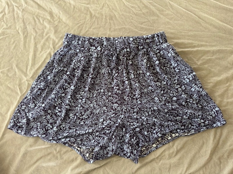 West Loop Blue Floral Women’s Shorts Elastic Waist w/Pockets Comfort Size S/M