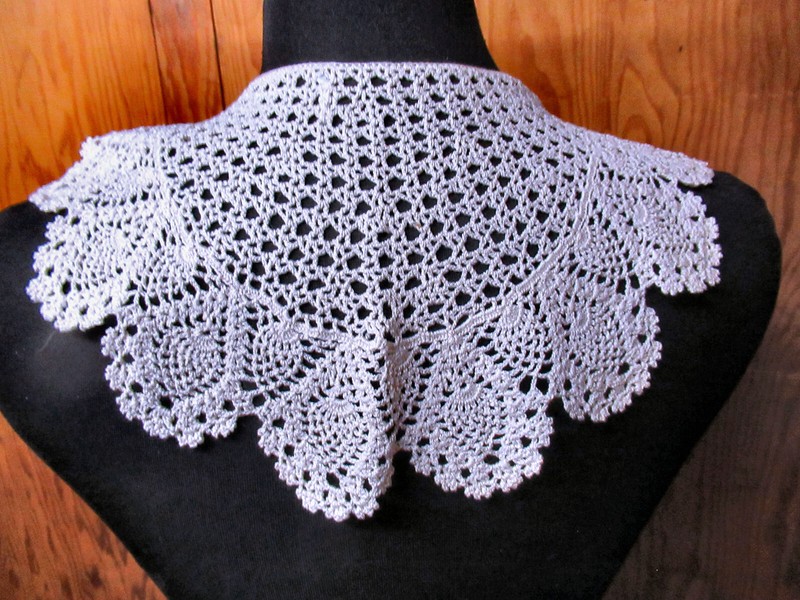 Vtg Lady’s Dress Collar Long Handmade Lace Peacock’s Feather & Caneweave