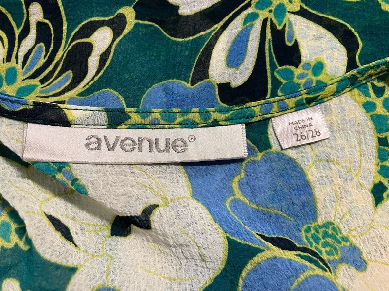 Avenue Women’s Semi-Sheer Blouse Size 26/28 Green Blue Artsy Pleated LS gallery