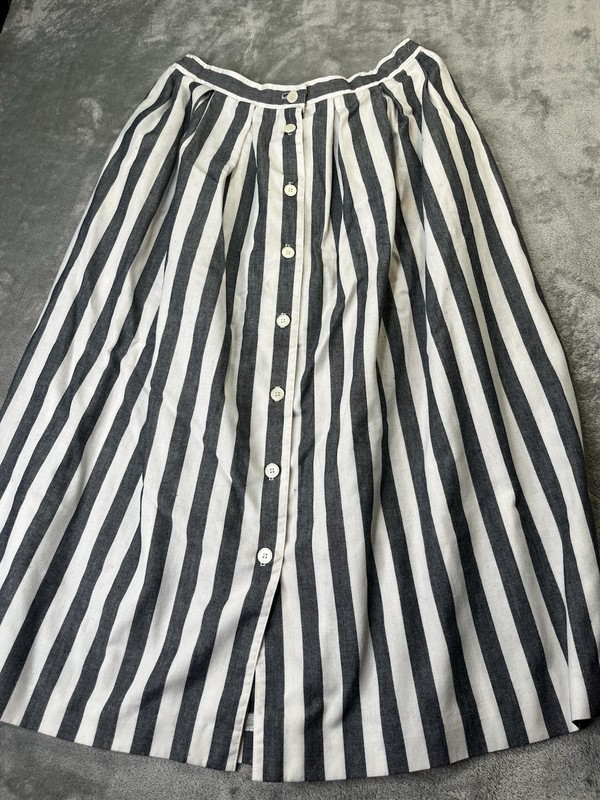 Vintage Striped Wide Pleated line skirt knee midi natural gray Suburban US Made