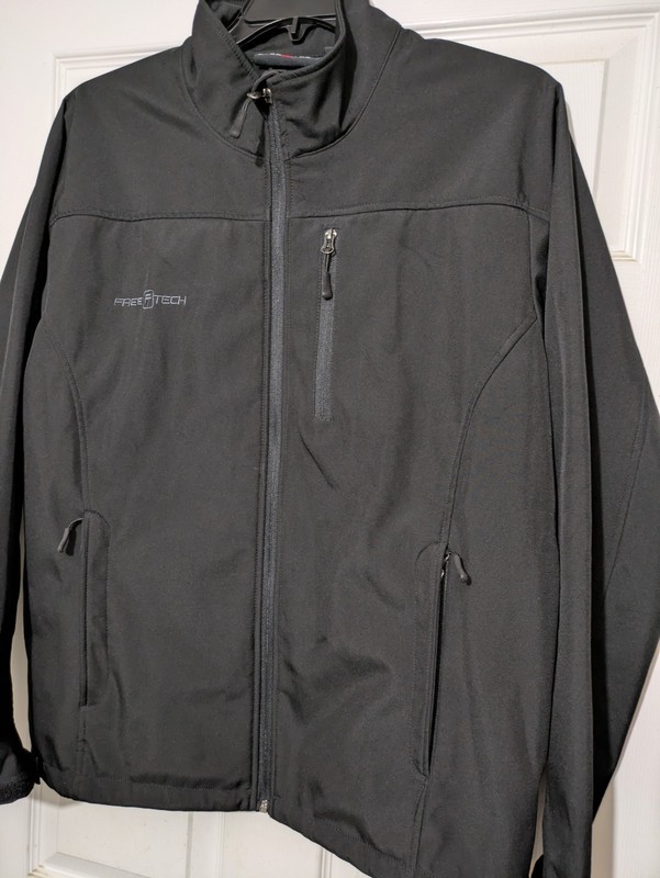 Free Tech Softshell Jacket Men’s Large (42-44) Black Full Zip Windproof