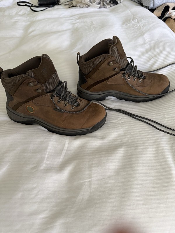 Men’s Timberland Boots 10.5W Barely Worn Great Condition Leather