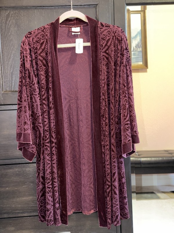 SOMA NWT~$78 VELVET BURNOUT OPEN KIMONO WRAP/TOPPER MERLOT~RICH BURGUNDY SZ.L/XL