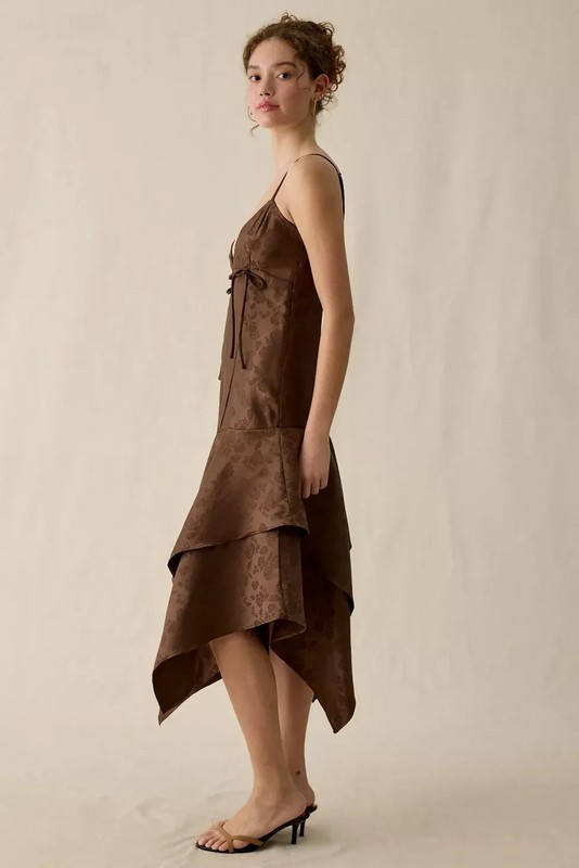 Altard state-Muse Assembly Elise Asymmetric Hanky Hem Midi Dress