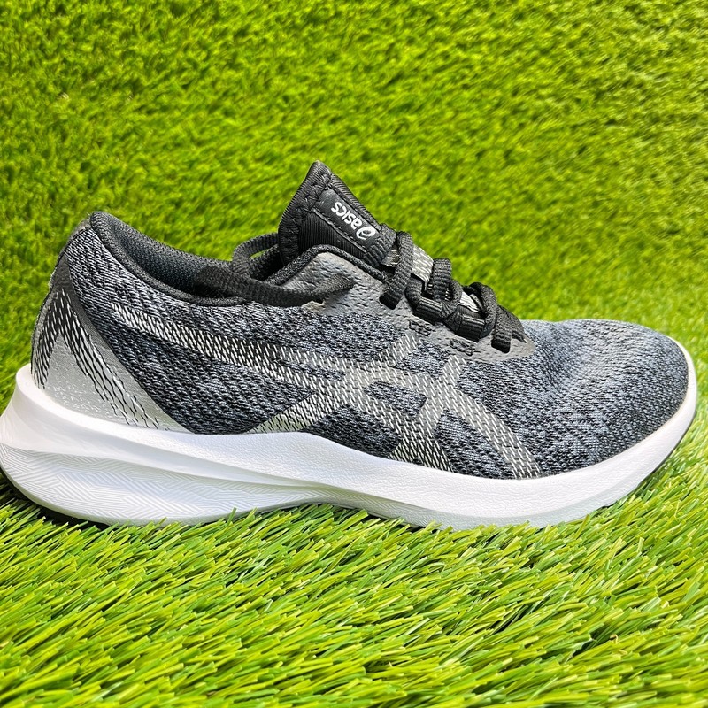 Asics Versablast MX Womens Size 6 Black Gray Athletic Running Shoes Sneakers