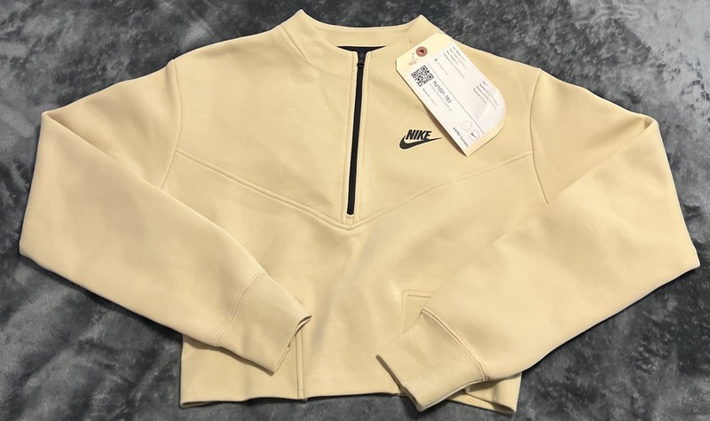 SMALL Nike Sportswear Tech Fleece Cropped 1/2-zip Top Womens Hj1031 TEAM GOLD
