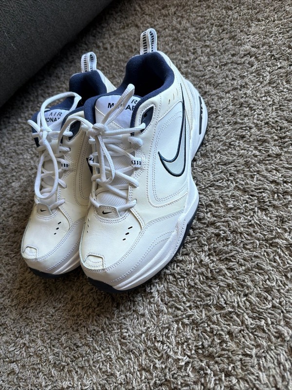 Men’s 9 – Nike Air Monarch IV 4E Wide White 416355-102