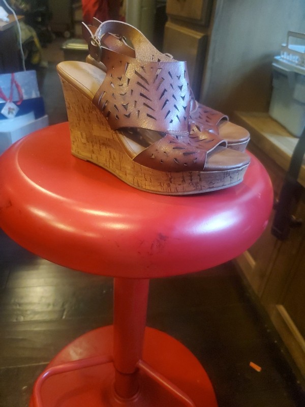 3 Pairs of shoes/ 1 Pair of Womens ankle boots 2 pairs of womens sandels Size 7 gallery