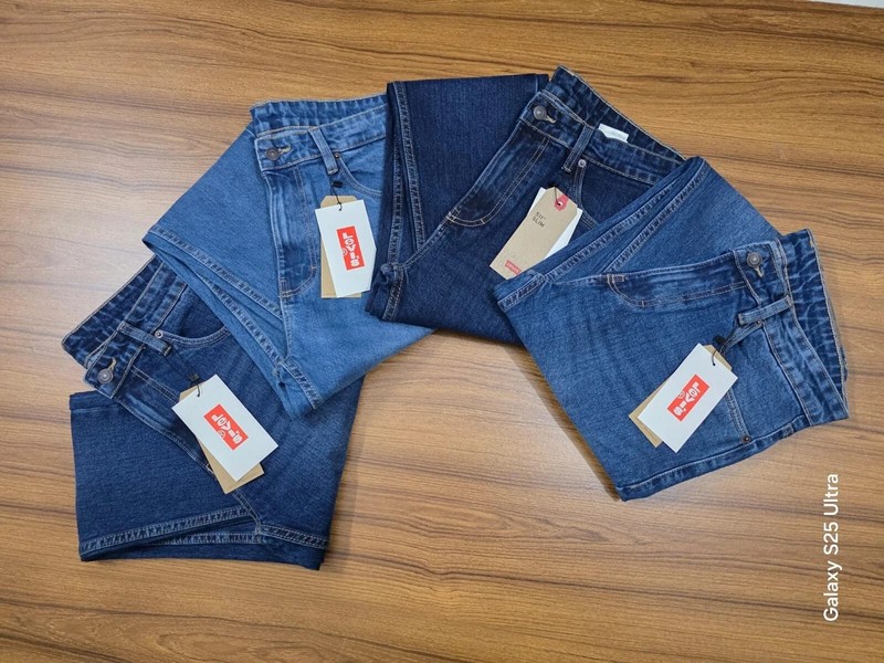 Levis 511 Original Fit Jeans Straight Leg Button Fly 100% Cotton Blue ,